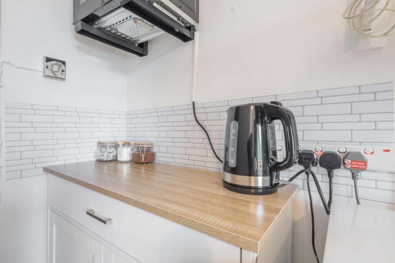 Private Room 6 With Kitchenette By Cb Stays No Minimum Stays CBG Extérieur photo